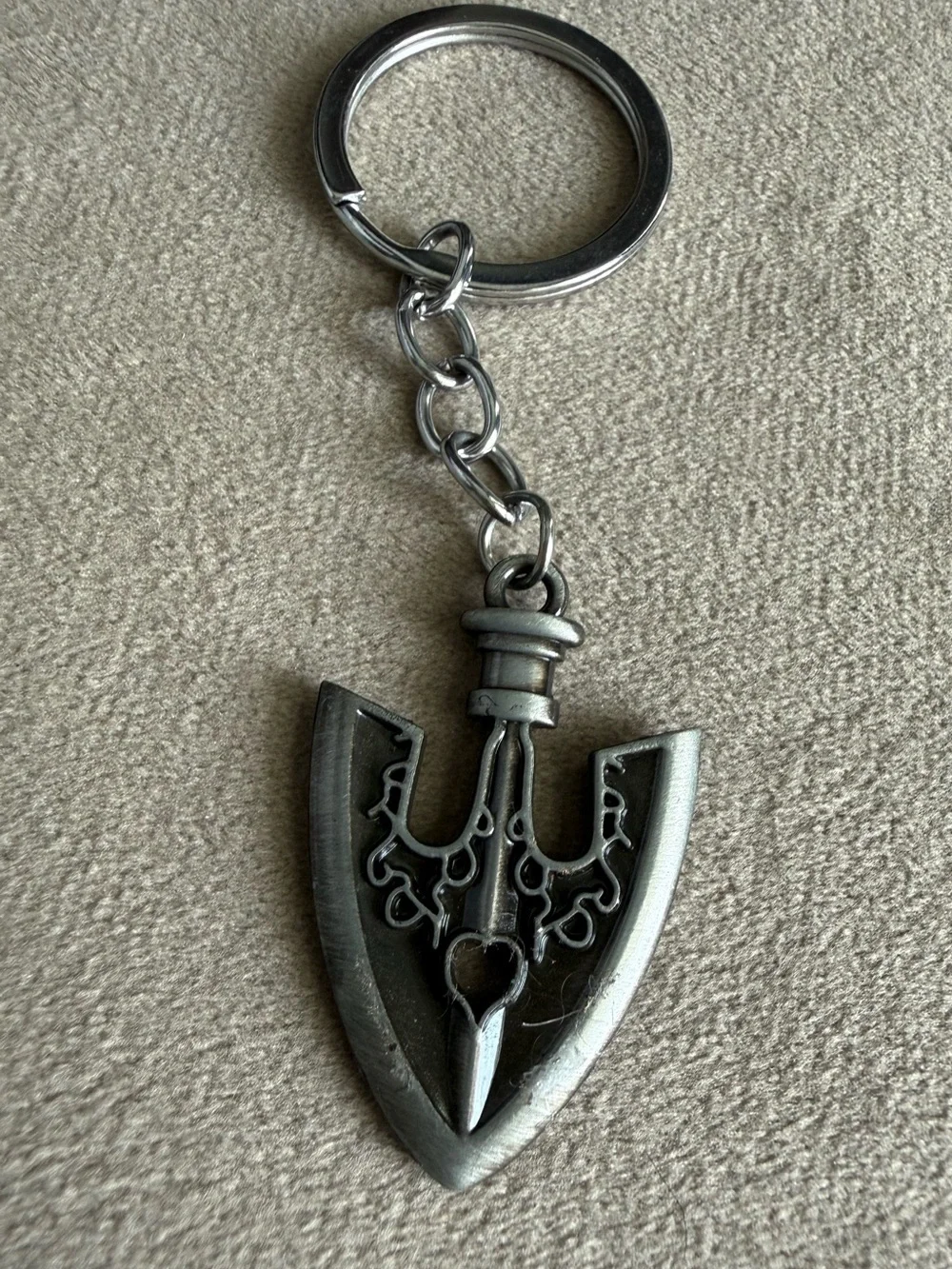 Decorative Silver Tone Arrowhead Keychain